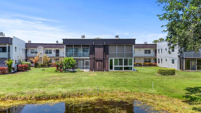 Building Photo - 969 Normandy U
