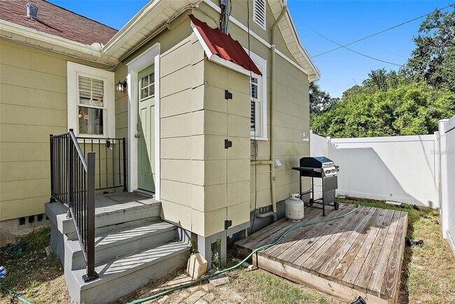 Building Photo - 769 Kirkwood Terrace N