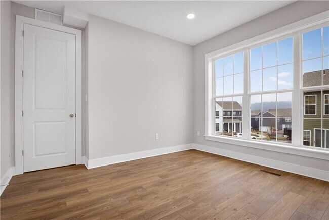 Building Photo - 4022 Cottage Wy