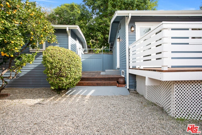 Building Photo - 6217 Poppy Peak Dr