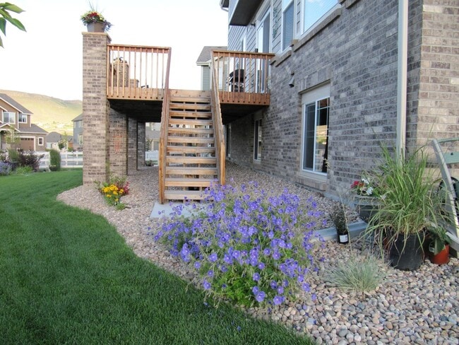 Building Photo - Absolutely Stunning West Arvada/Golden Gem...