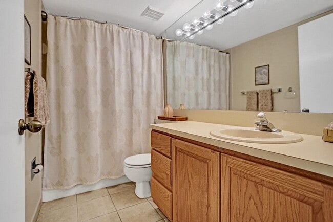 Building Photo - 107 Half Moon Cir