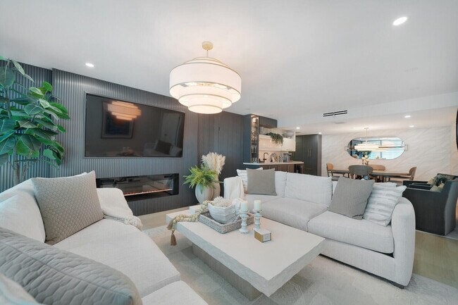 Building Photo - 2727 N Ocean Blvd