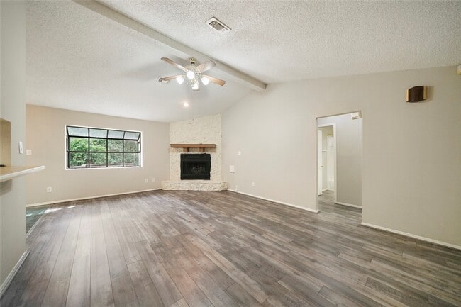 Building Photo - 3134 Village Park Dr