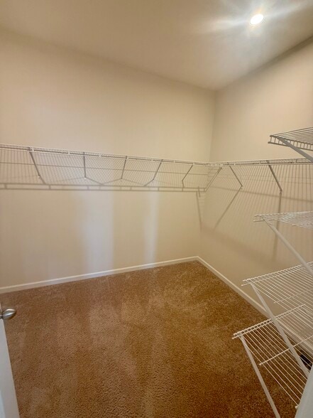 Master Walk in Closet - 2062 Broccoli Dr