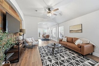 Building Photo - 3321 Versante Dr