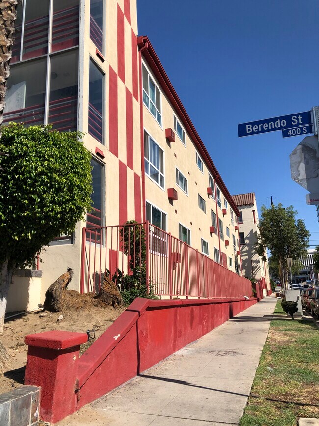 Building Photo - 464 S Berendo St