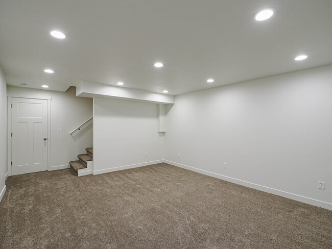 Building Photo - 14436 S Ferndale Way