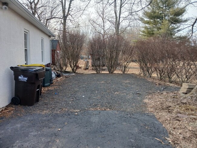 Building Photo - SPACIOUS RENOVATED FARMHOUSE AVAIL. FOR RENT!