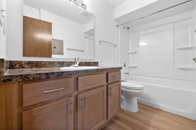 Building Photo - Renovated Lower Studio Apartment Available at our Cedar View Apartments