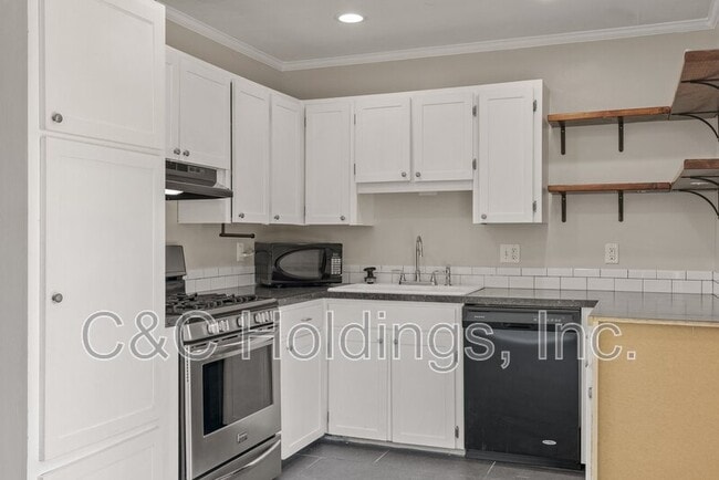 Building Photo - 20154 E 3rd St