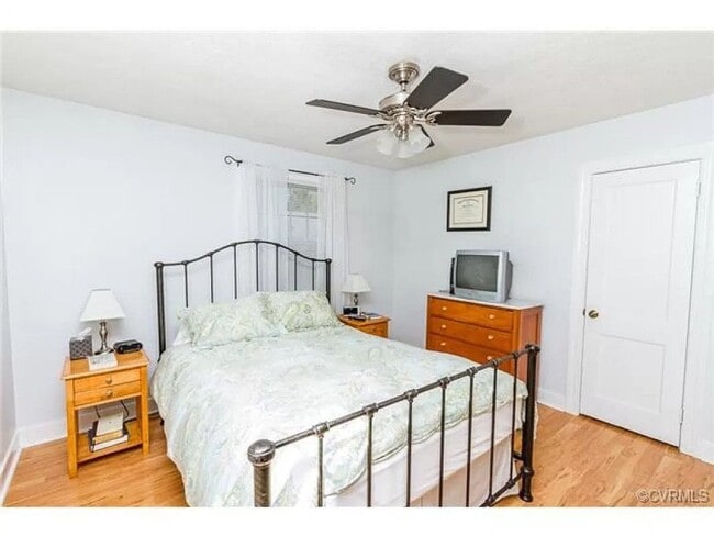 Building Photo - 3 BR / 2 BA Sunny renovated Cape Cod within walking distance to Bryan Park