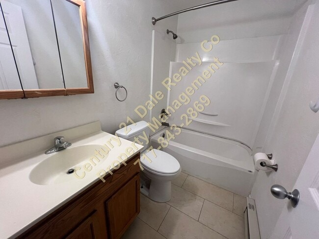 Building Photo - 2BR, 1.5 Bath home in Dallastown School Di...