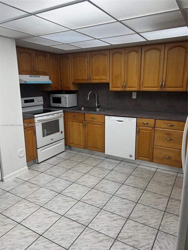 Building Photo - 14368 SW 98th Terrace