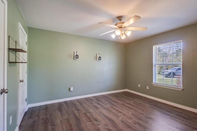 Building Photo - 17259 Moran Rd