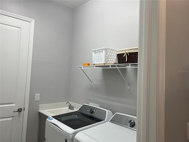 Building Photo - 17535 Jadestone Ct