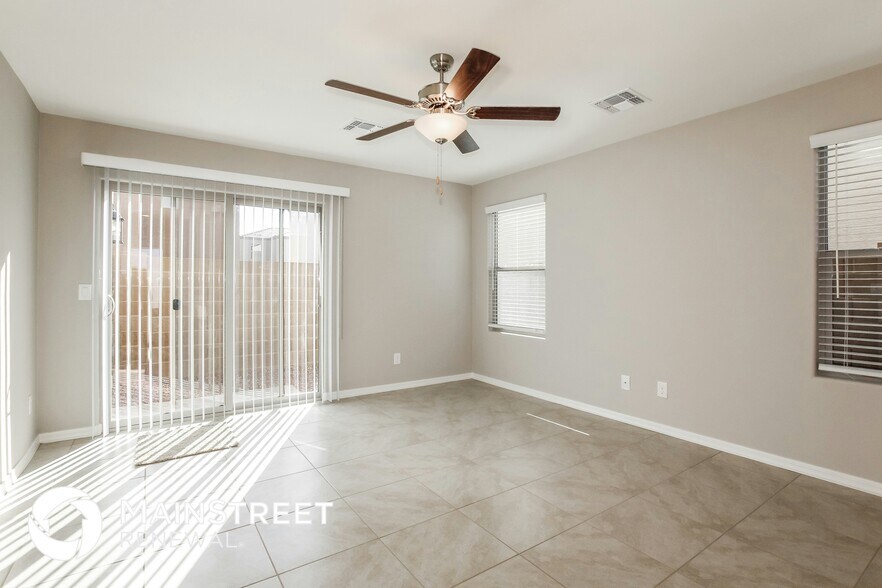 Building Photo - 3917 S 82nd Dr