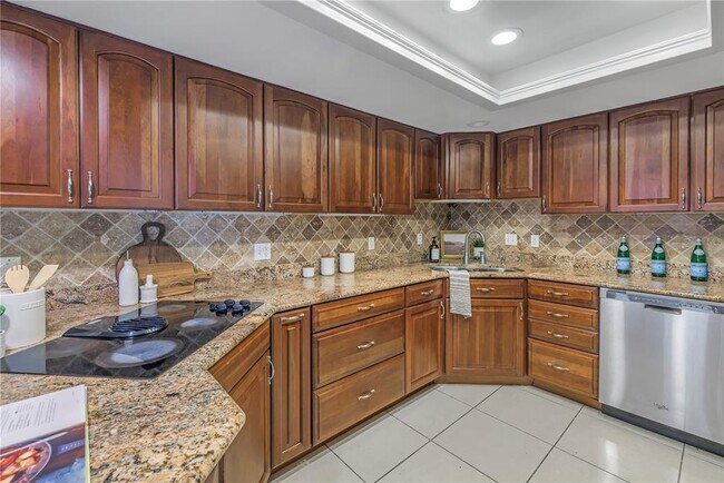 Building Photo - 2267 Heron Cir