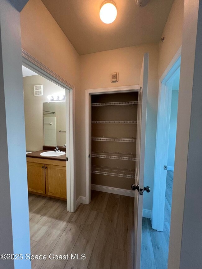 Building Photo - 6421 Borasco Dr