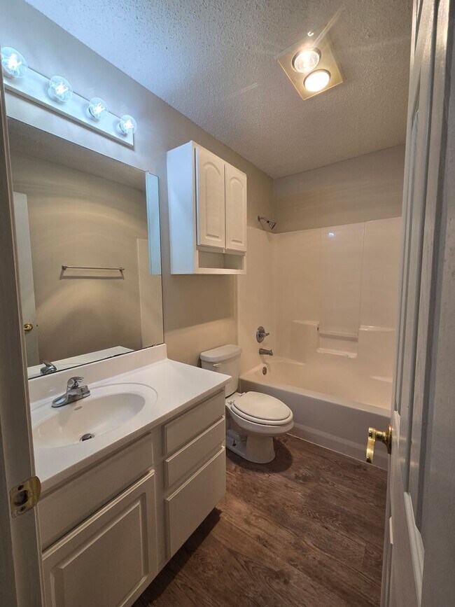 Building Photo - 3108 109th St