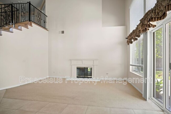 Building Photo - 500 Zinfandel Terrace