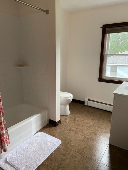 Bathroom - 201 W Meadow Rd