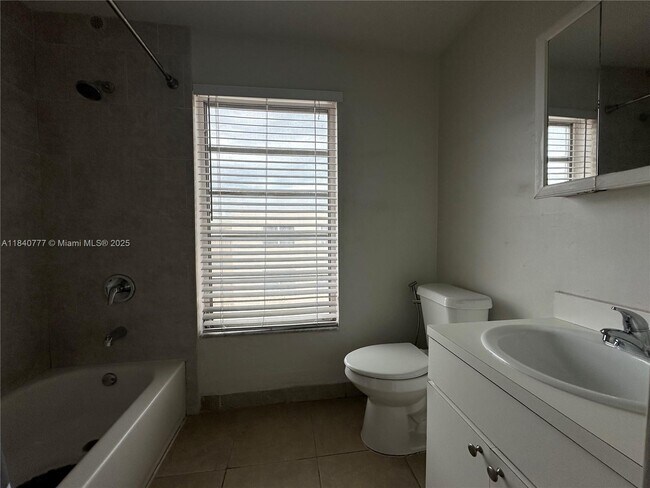 Building Photo - 399 NW 72nd Ave