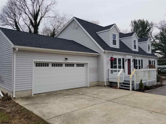 Building Photo - 161 E Wyoming Ave