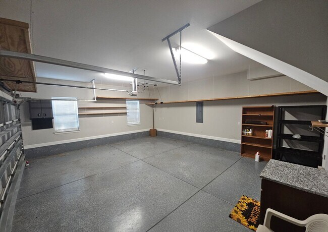 Building Photo - 9181 Abingdon Dr