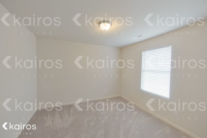 Building Photo - 207 Kyle's Dr