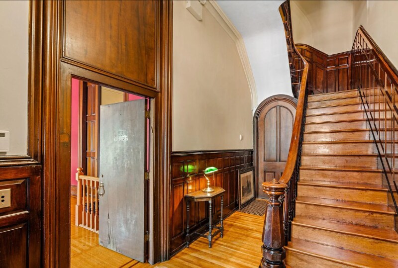 Building Photo - 2202 St James Pl