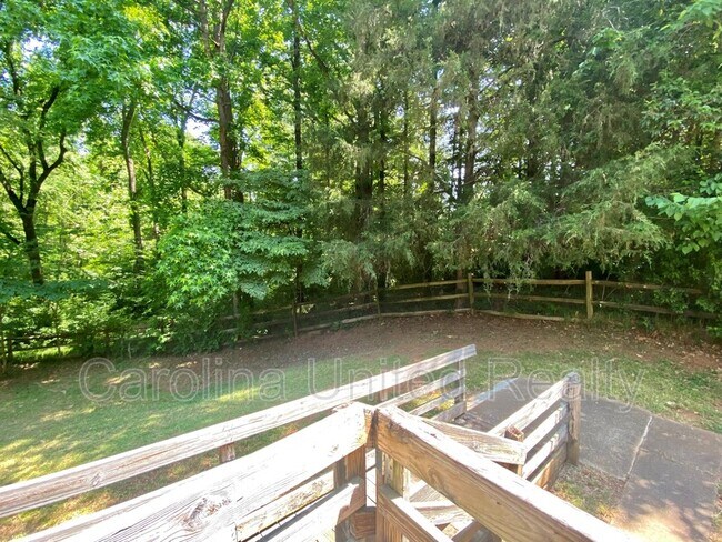 Building Photo - 3914 Aster Dr