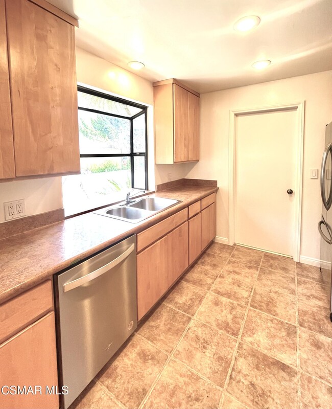 Building Photo - 1045 Marvista Ave