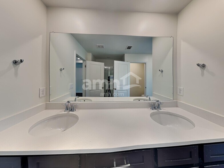 Building Photo - 3791 Blackshear Pl