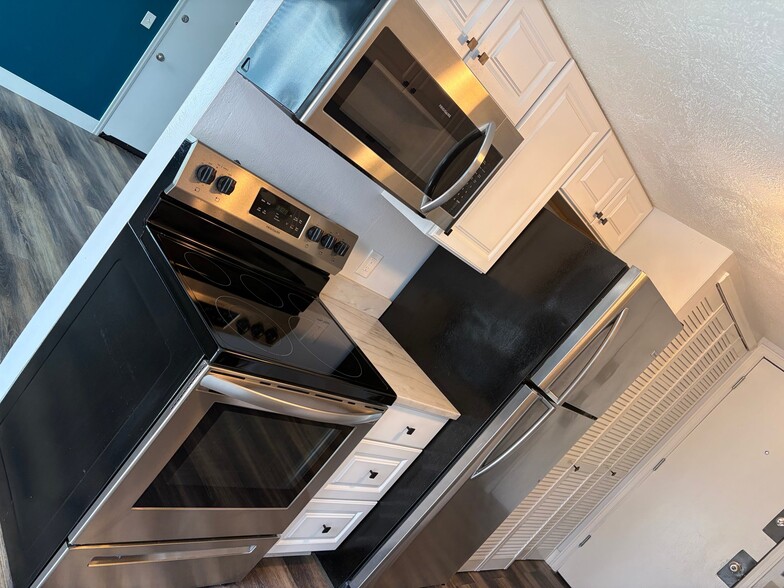 Building Photo - 7964 Chase Cir