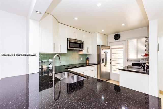 Building Photo - 2081 S Ocean Dr