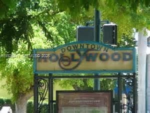 Building Photo - 1644 Arthur St