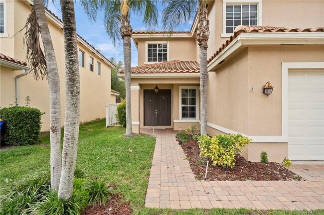 Building Photo - 2736 SW Butterfly Ln