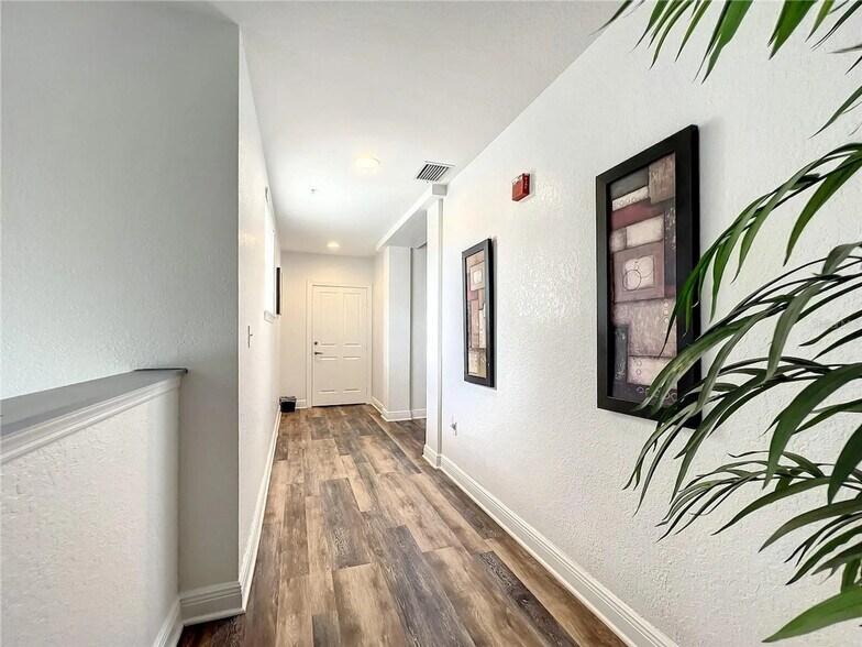Building Photo - 1300 Seven Eagles Ct