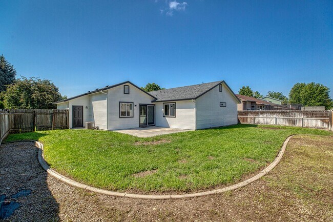 Building Photo - 3 bedroom Eagle home