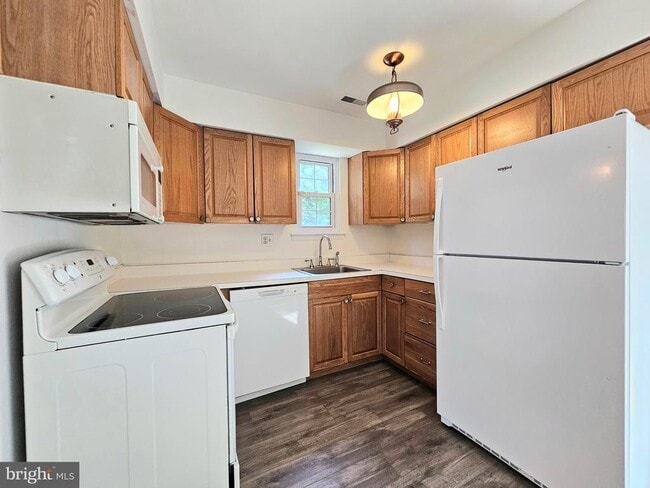 Building Photo - 876 Williams Pl