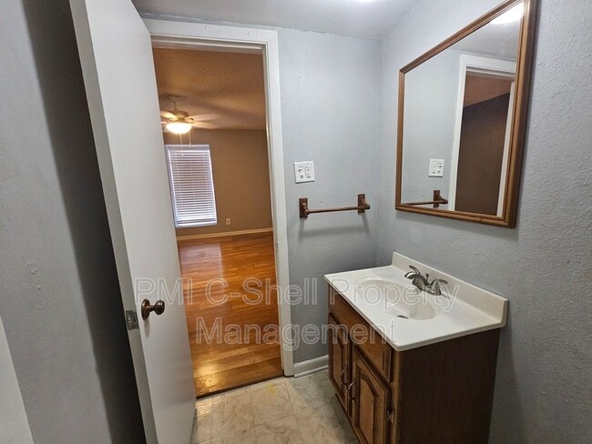 Building Photo - 600 Scenic Hwy