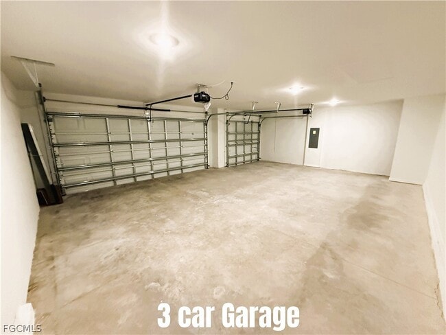 Building Photo - 335 Parish Dr