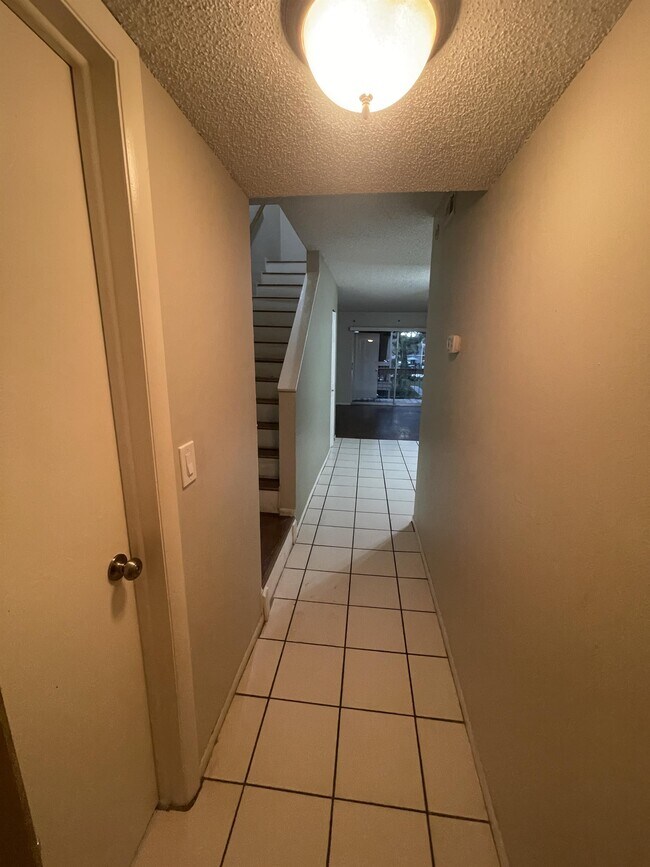 Building Photo - 5506 Pokeweed Ct
