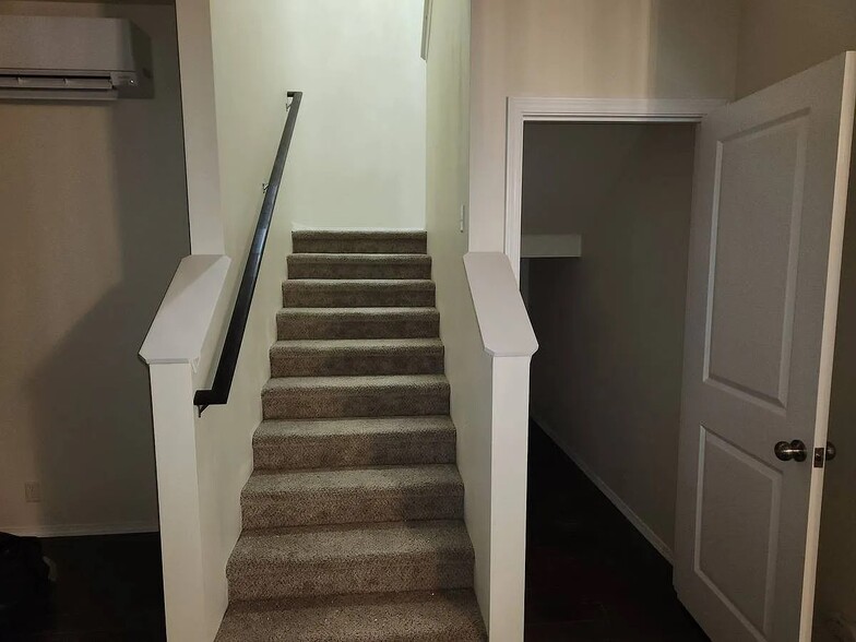 Building Photo - 10305 Eckenstam Johnson Rd