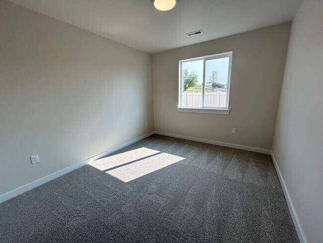 Building Photo - Brand New Home 3 Bedroom Home In Star!
