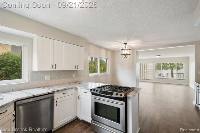 Building Photo - 4151 Bluebird Dr