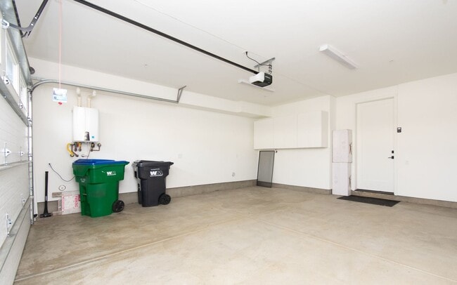 Building Photo - Want to live in the Carlsbad Village!