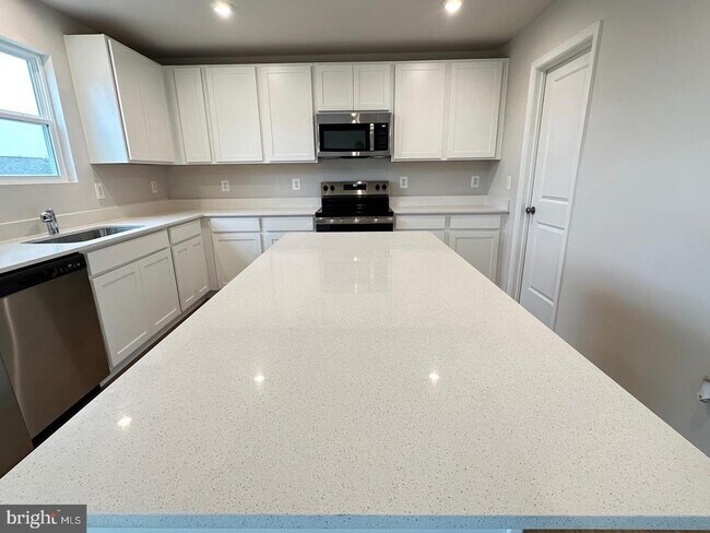 Building Photo - 36 Patterson Rd