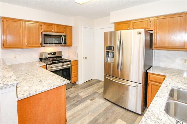 Building Photo - 900 Sweetwater River Dr